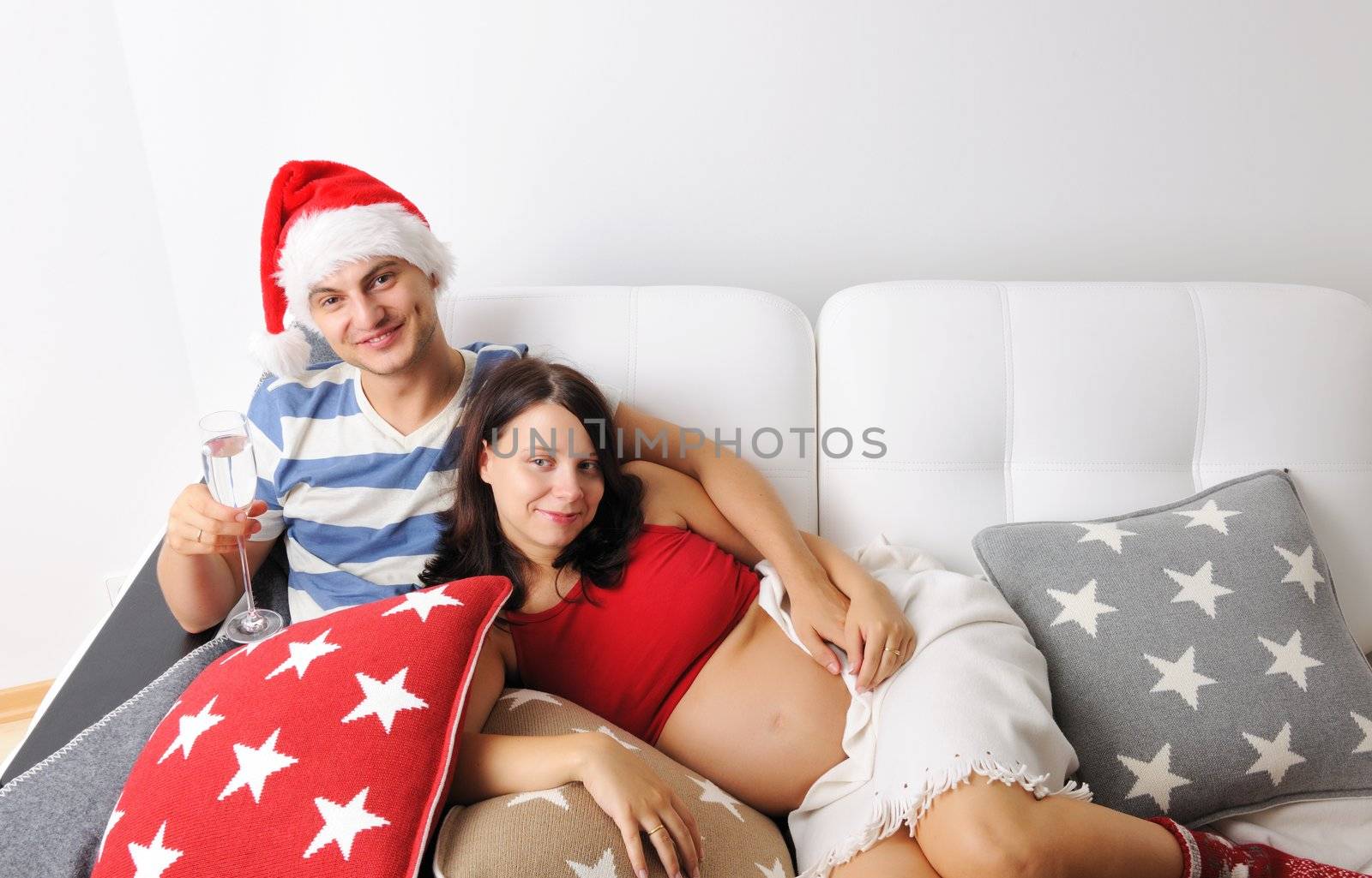 Pregnant Couple at Christmas by haveseen