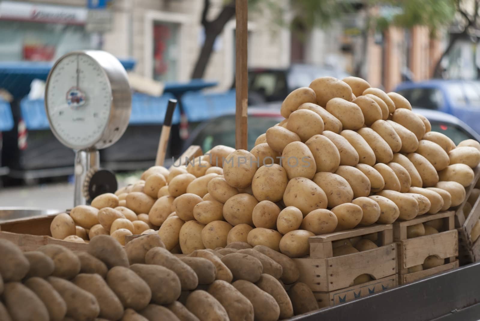 pile of new and old potatoes for sale to the market