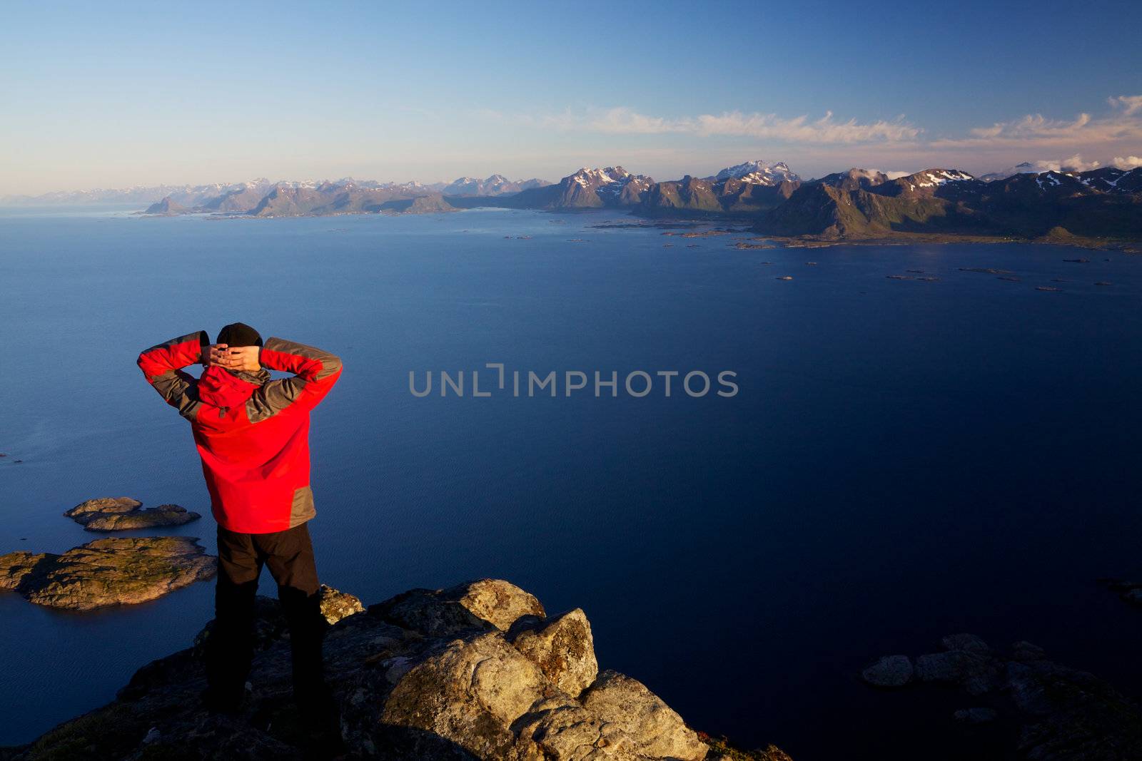 Man with scenic panorama by Harvepino