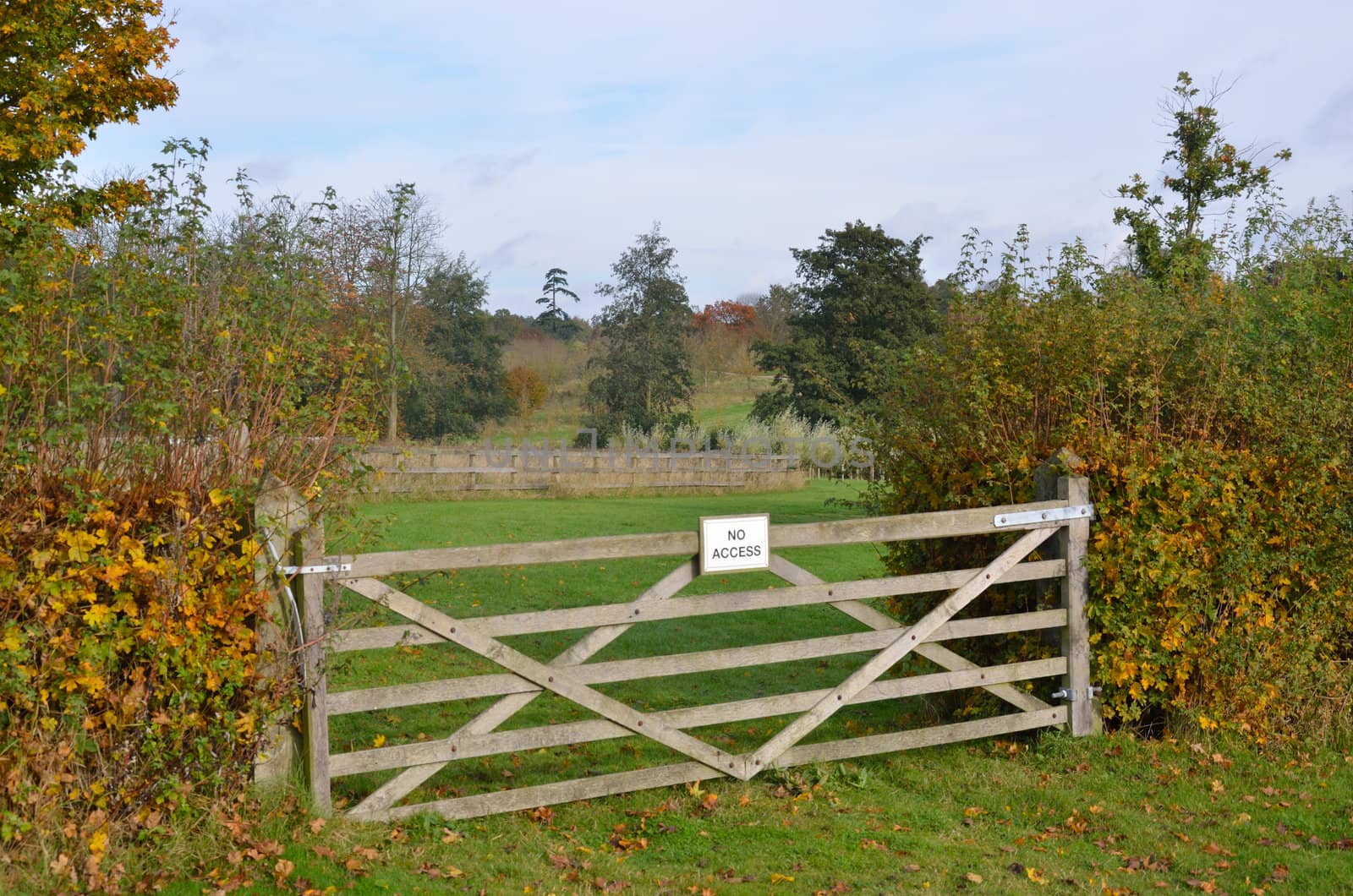 No access gate sign