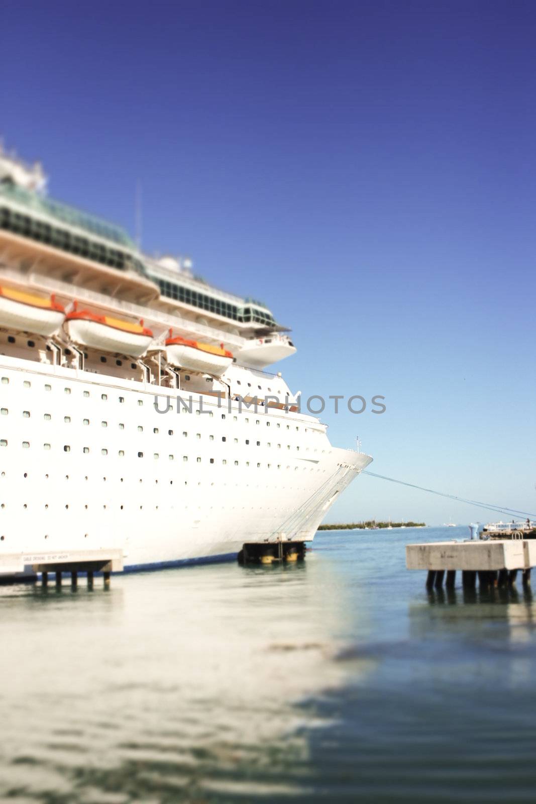 Very Large Cruise ship  by jeremywhat