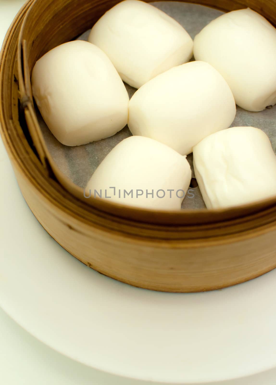 steamed chinese bun by TanawatPontchour