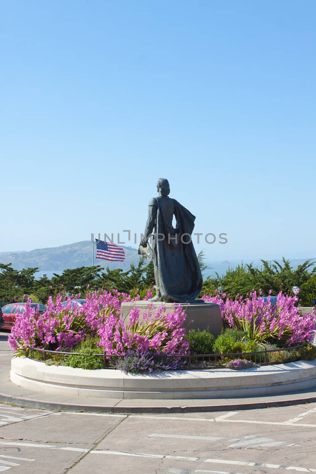 Heroic Statue by joshuaraineyphotography