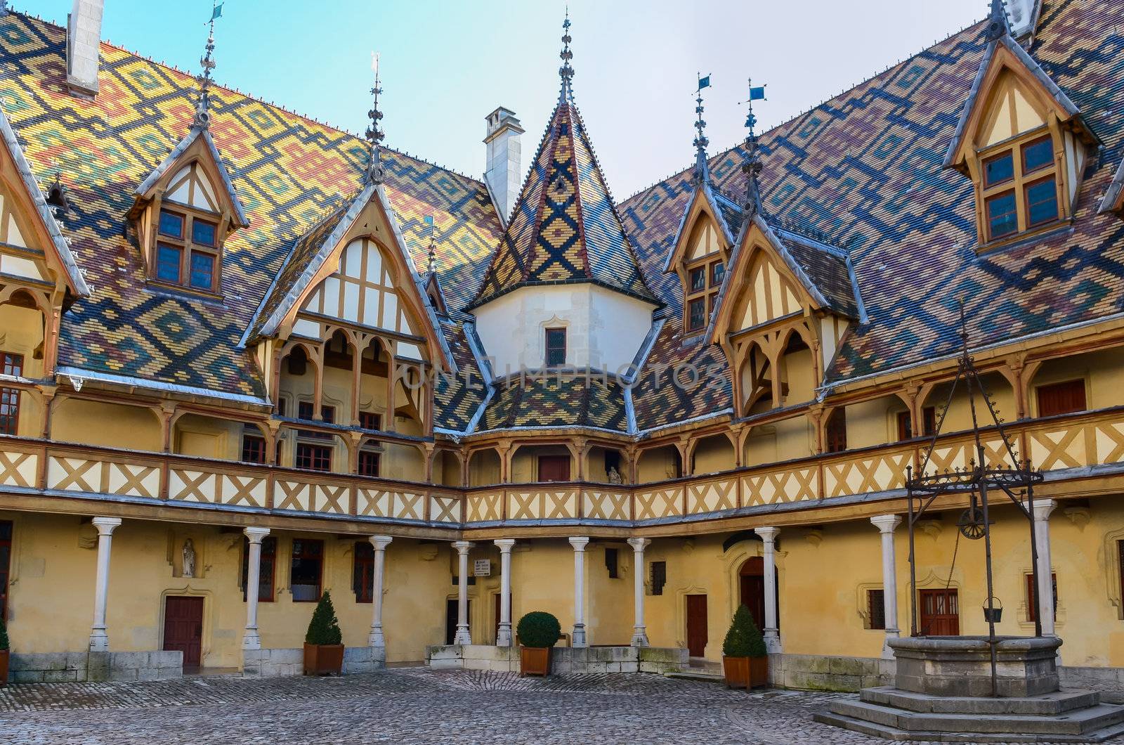 Beaune bourgogne city Hotel Dieu colorful roofs, France