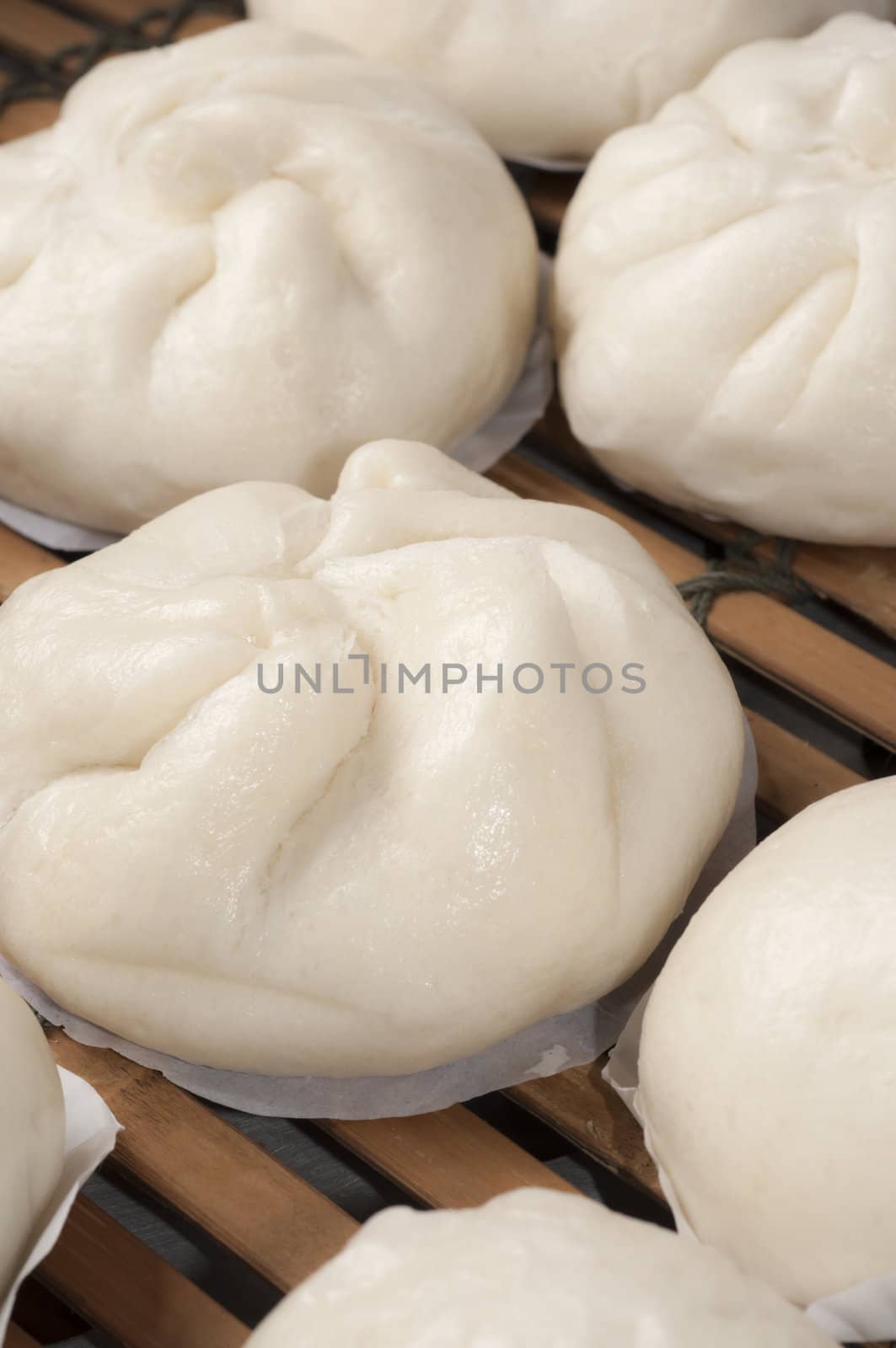 steamed chinese bun by TanawatPontchour