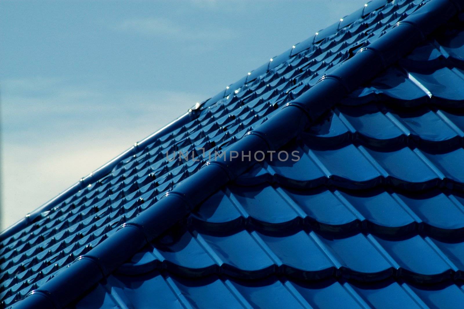  pattern of blue roof tiles