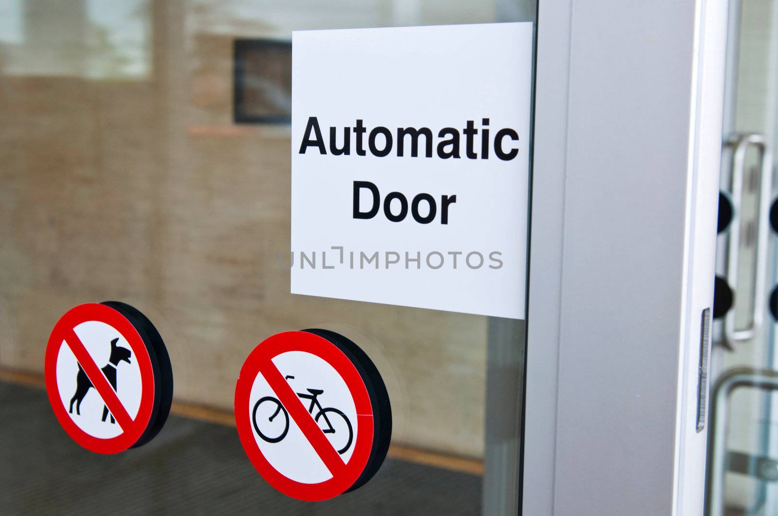 Automatic door by luissantos84