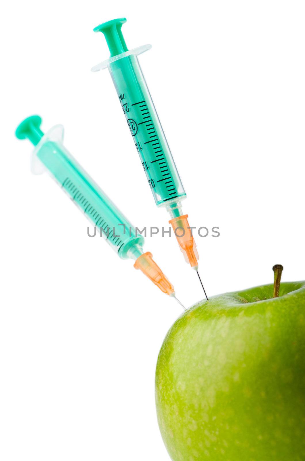 Experiment with apple and syringes