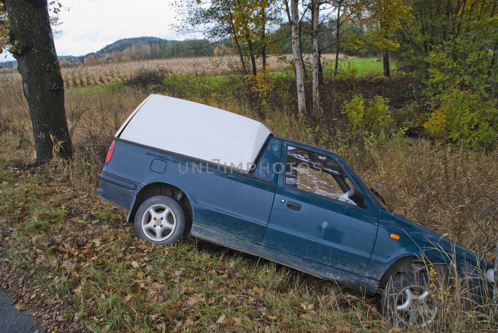 car crashed into a ditch, angle 2 by steirus