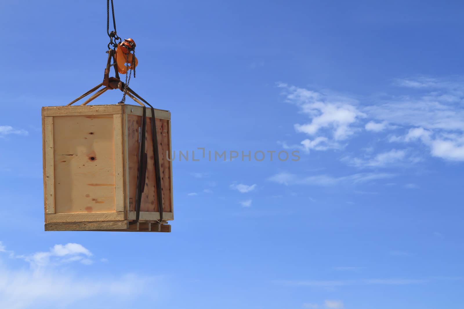 hook holding wooden container