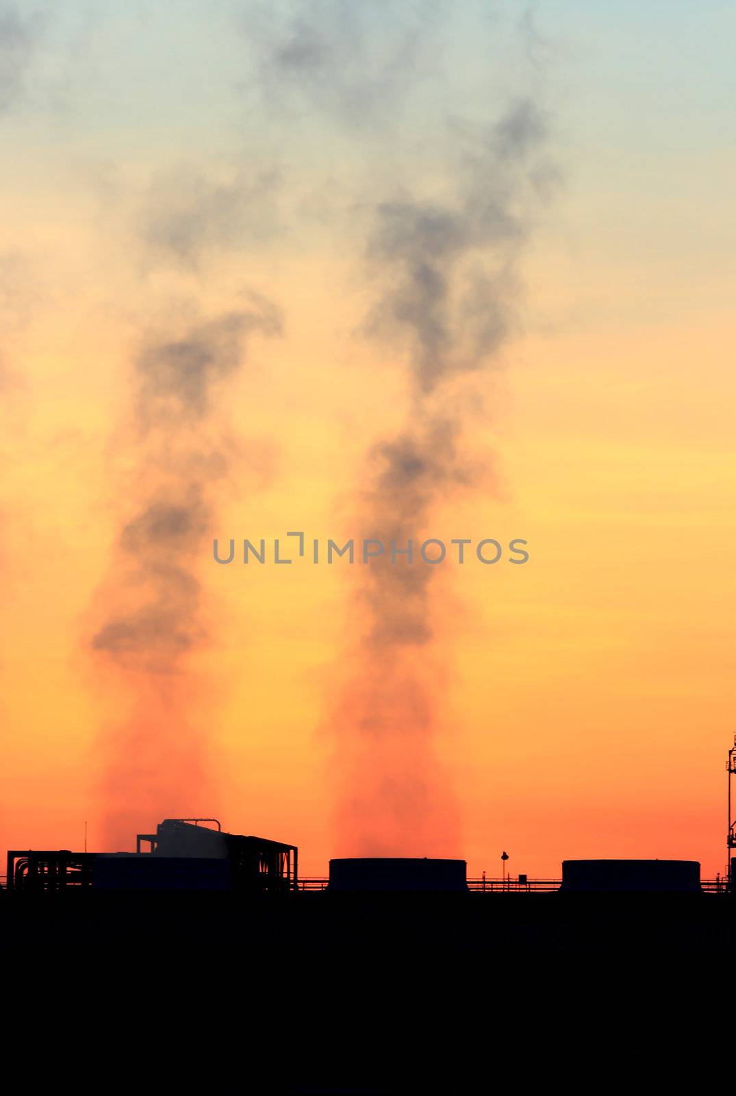 Oil refinery at twilight (Map Ta Phut Industrial Estate Rayong T by rufous