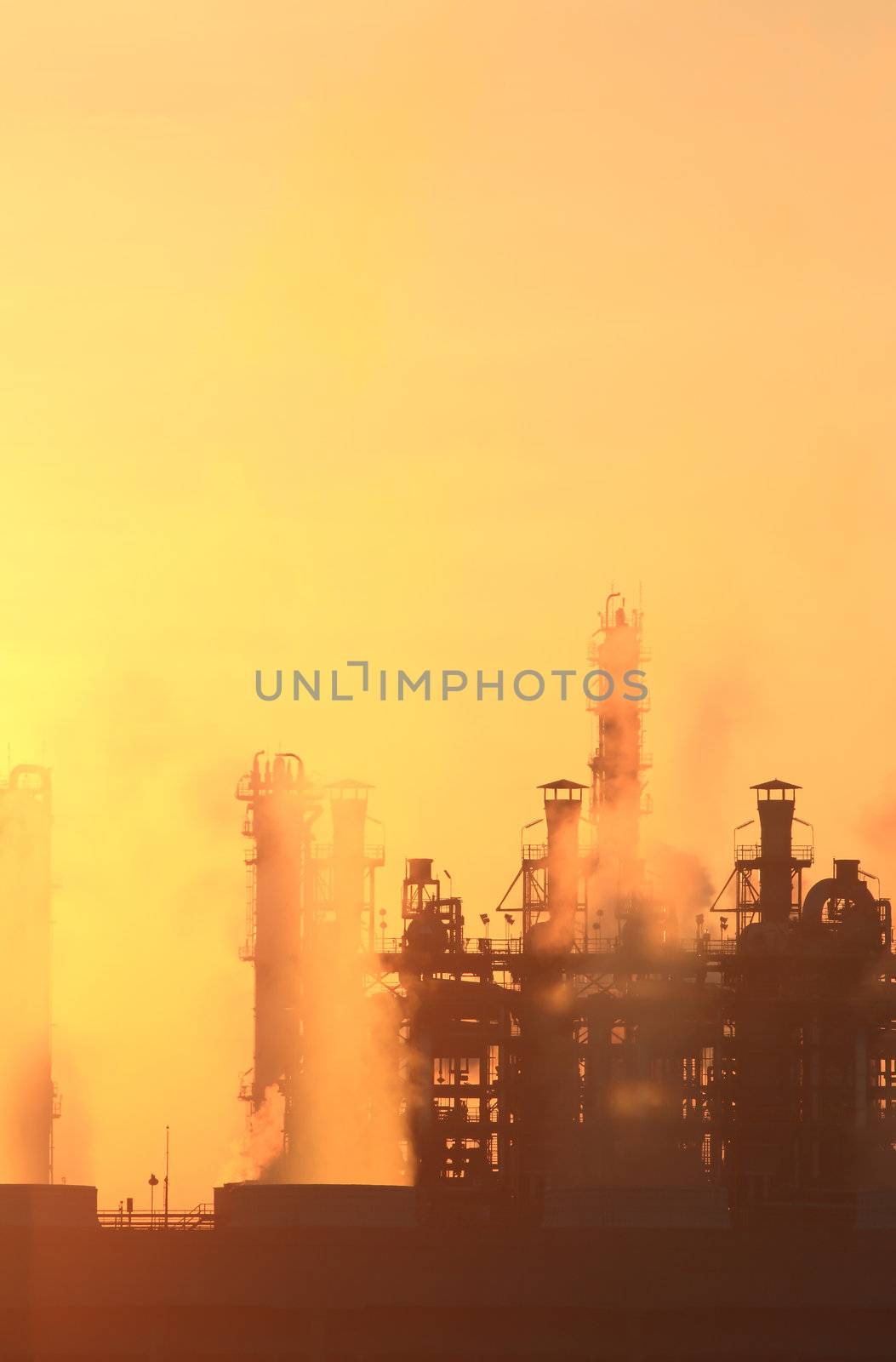 Oil refinery at twilight (Map Ta Phut Industrial Estate Rayong T by rufous