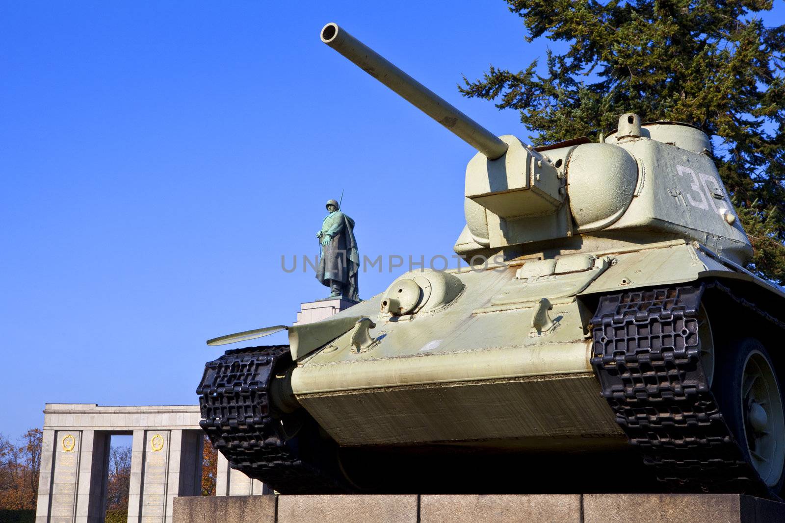 Soviet War Memorial in Berlin by chrisdorney