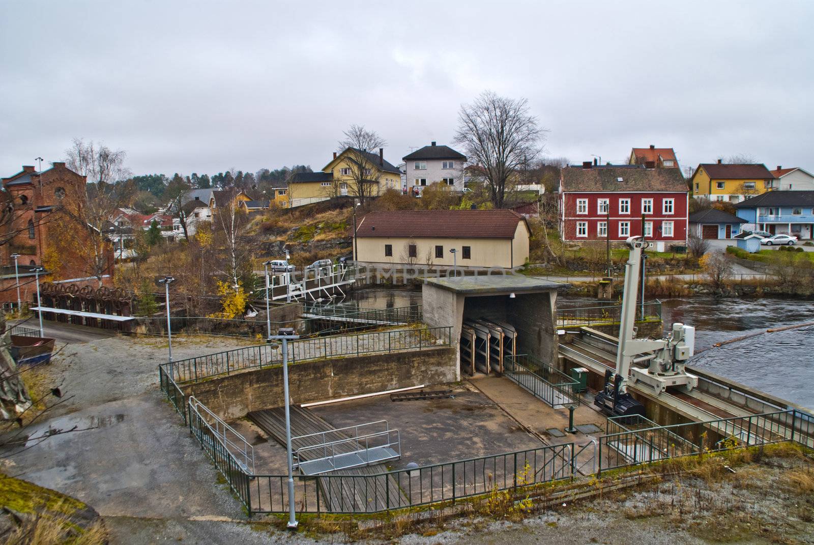 The filter station is northern rurope's larges of its kind and is based on automatic self flushing rotary drum, the filter is built into existing pools in the basement of a pulp mill factory originally from 1885, the filter station is located at tistedal in halden, image is shot in november 2012