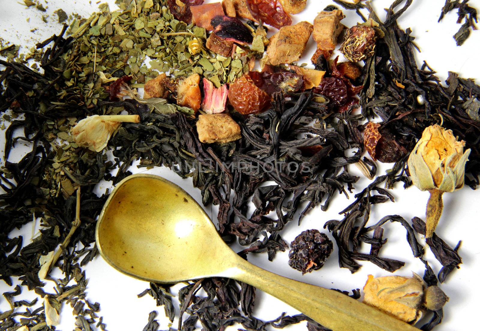 Big variation of green, black and fruit tea 