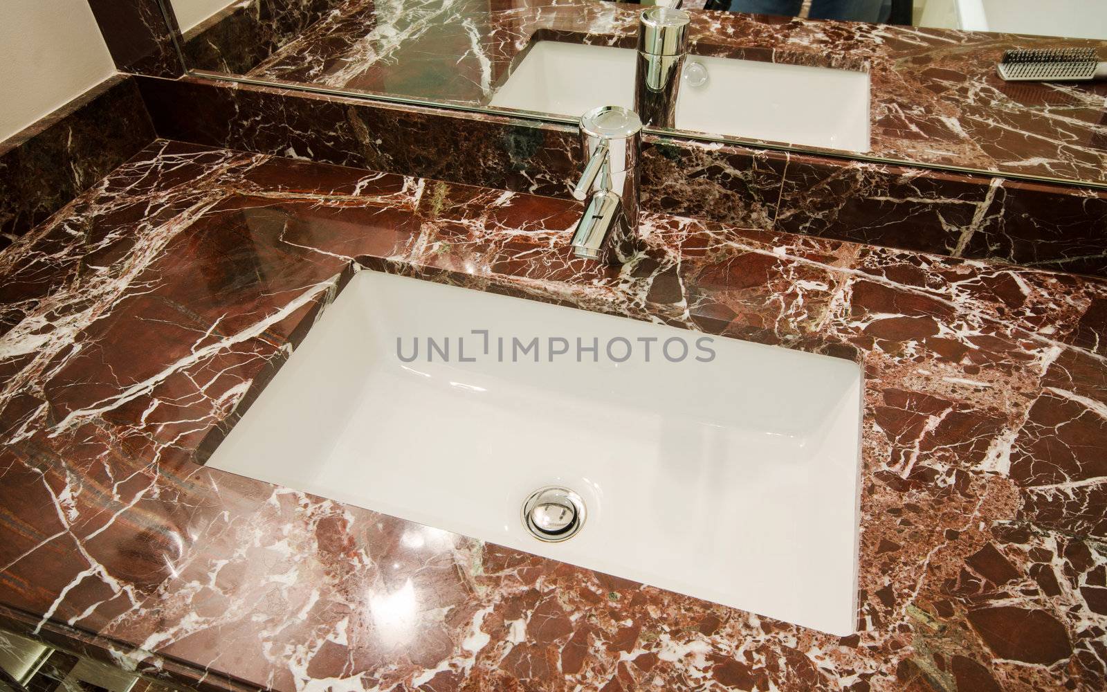 Sink in marble stand