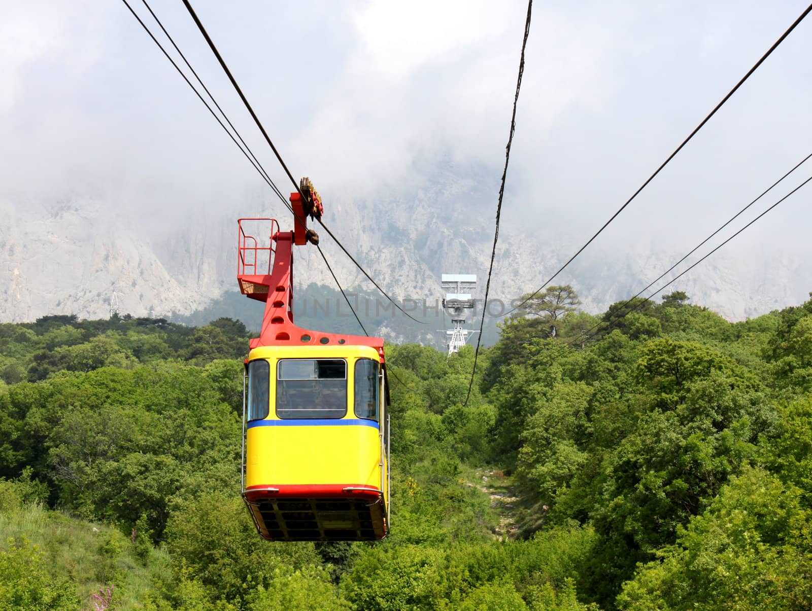 aerial ropeway cabin by romantiche