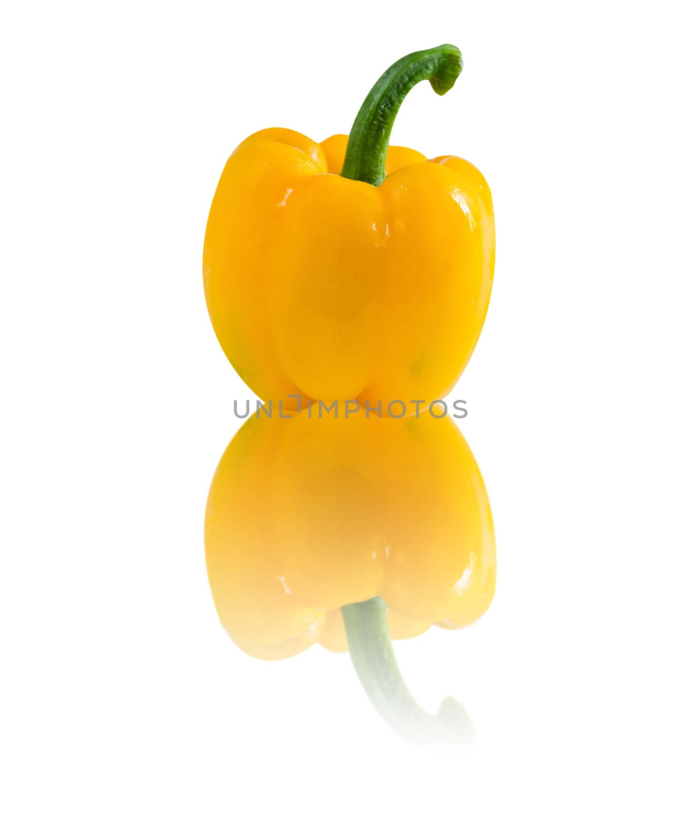 Image of sweet yellow pepper with reflection
