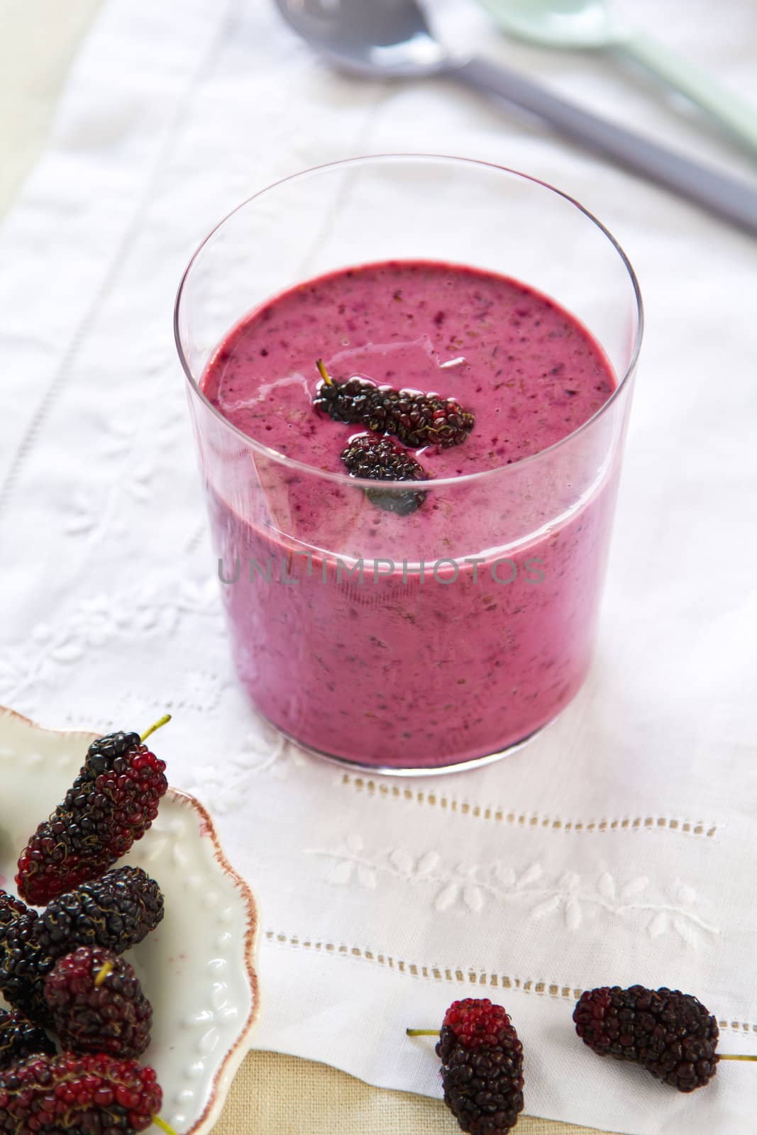 Mulberry smoothie by vanillaechoes