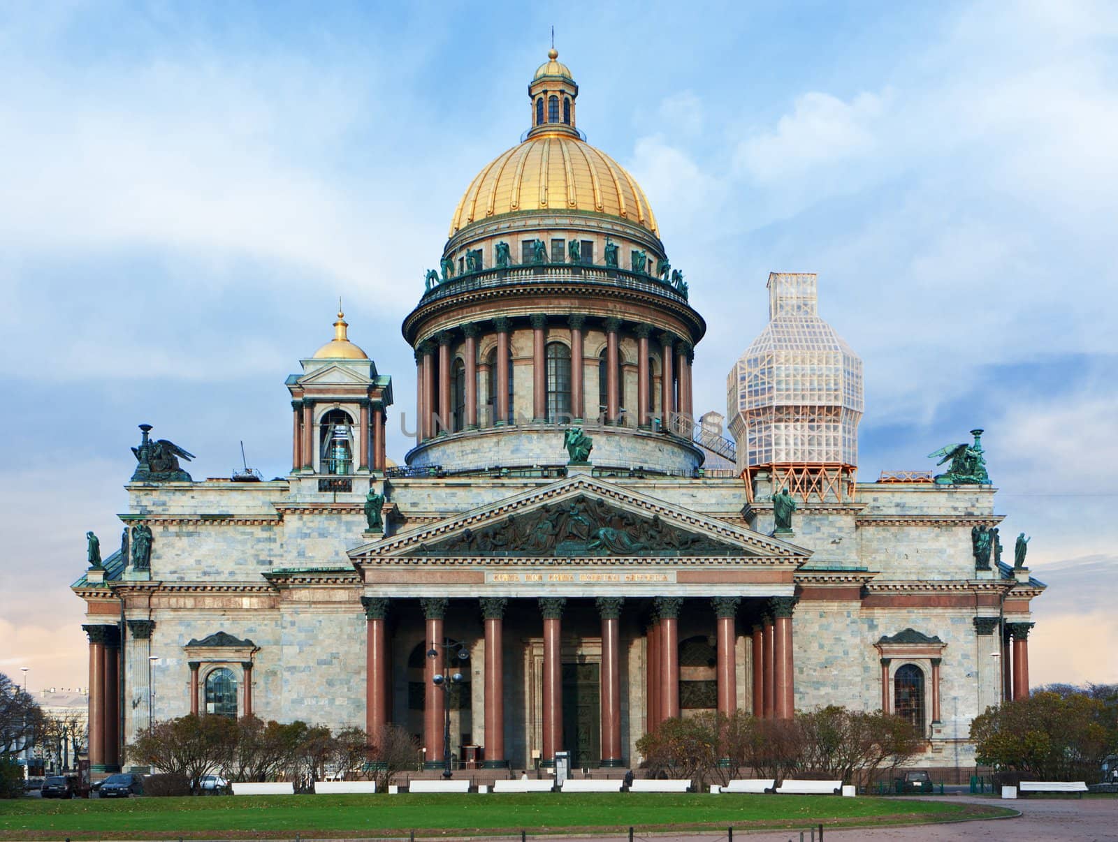 Saint Isaac's Cathedral in Saint-Petersburg in daylight