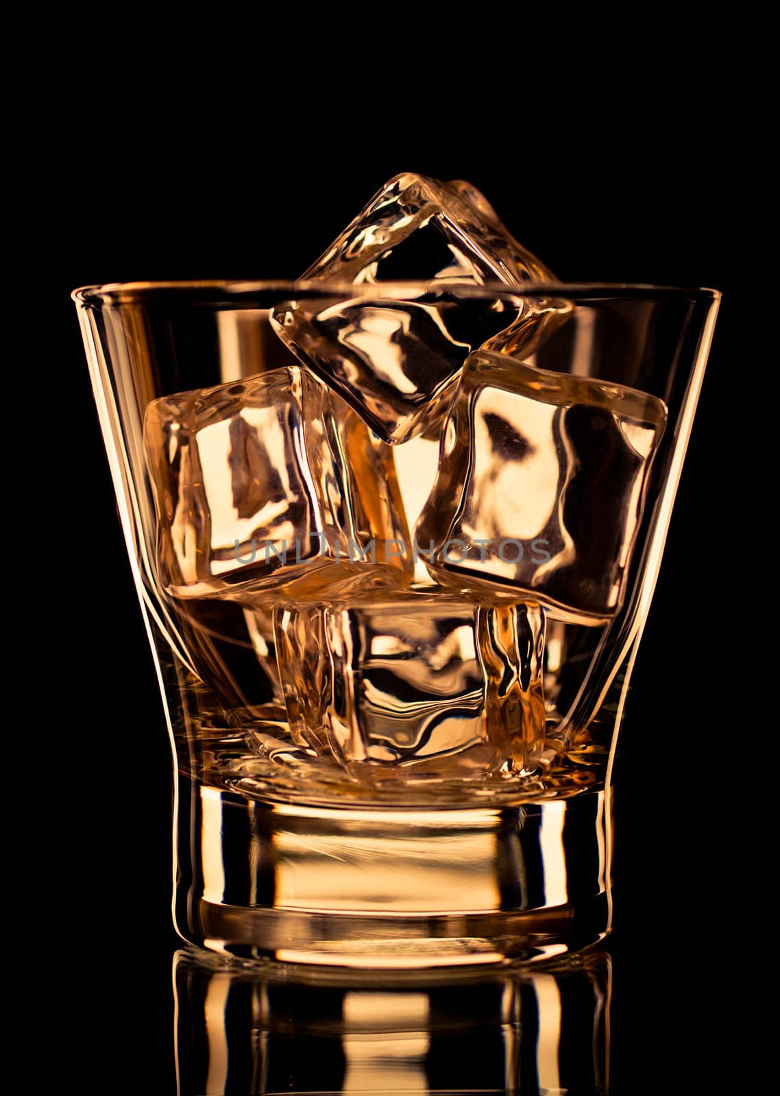 Whiskey glass by Alex_L
