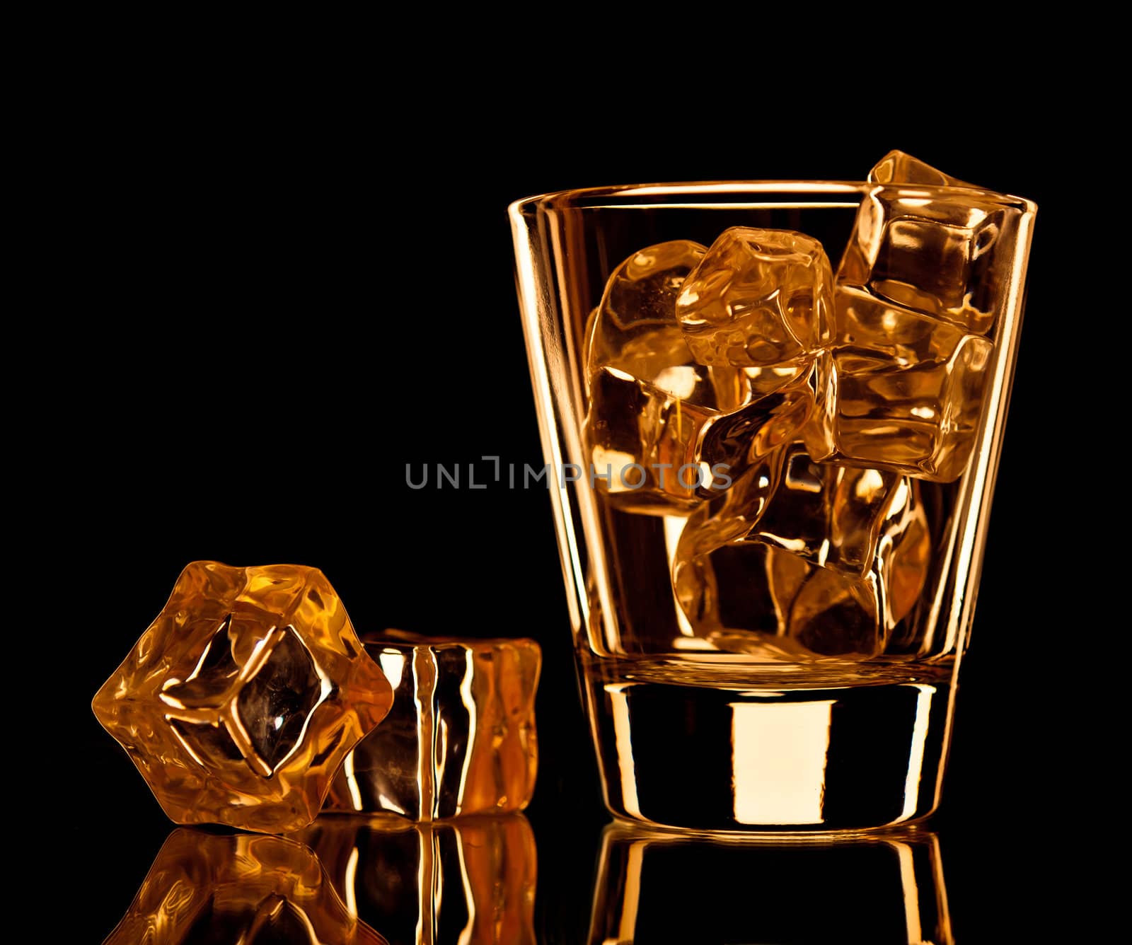 Whiskey glass by Alex_L