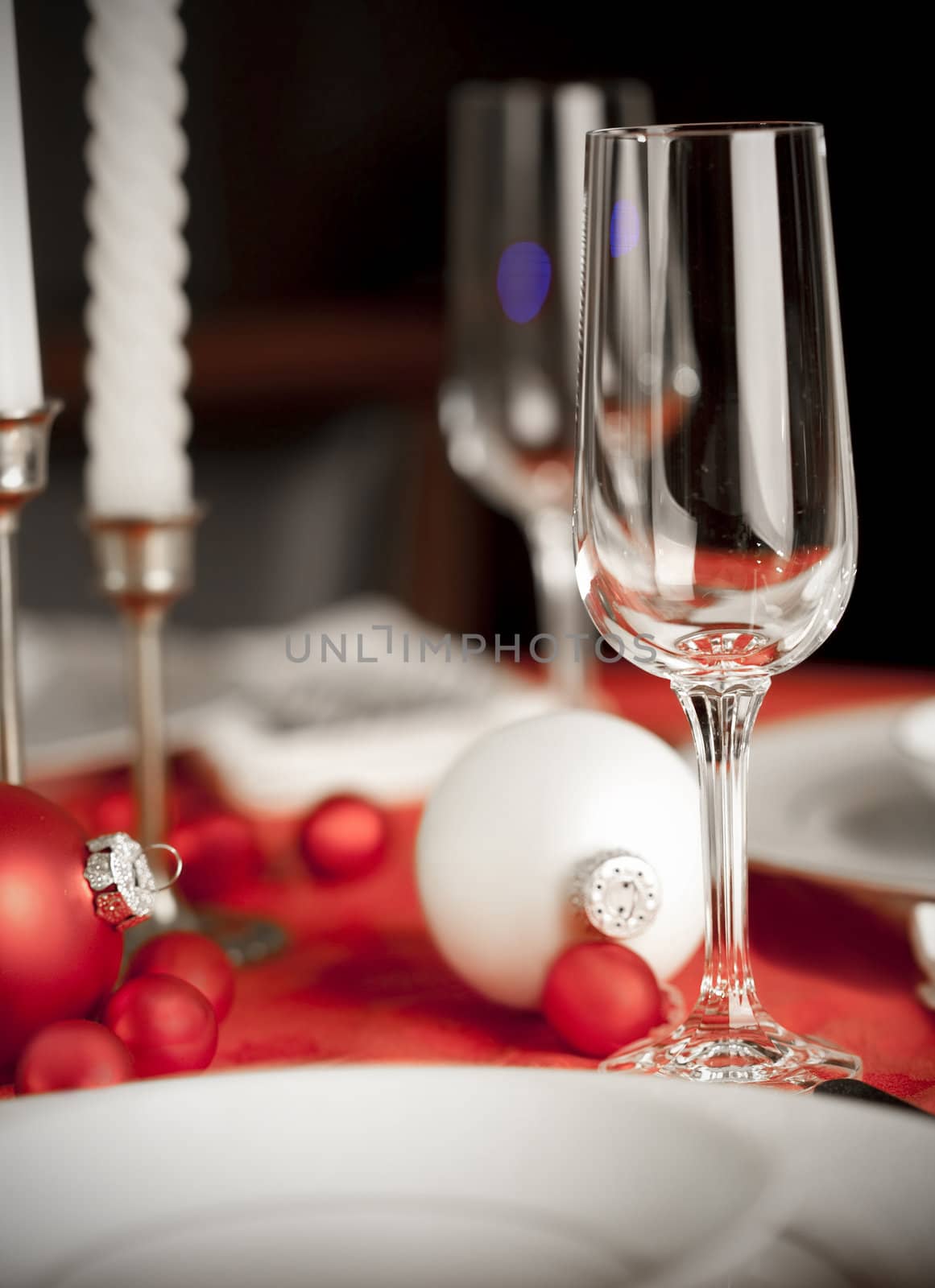 Christmas table setting in red and white by jarenwicklund