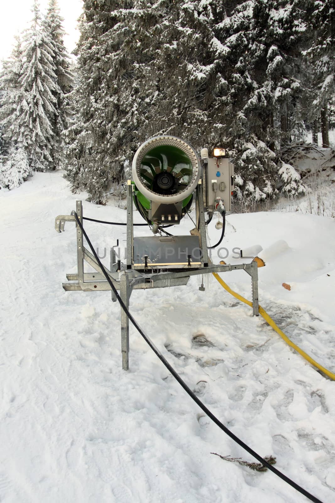 Snow making machine  by alexkosev