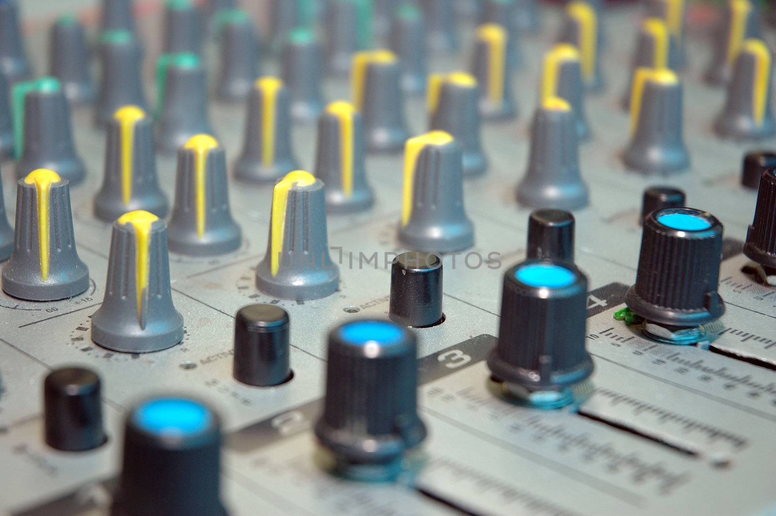 details of the control board sound mixer by antonihalim