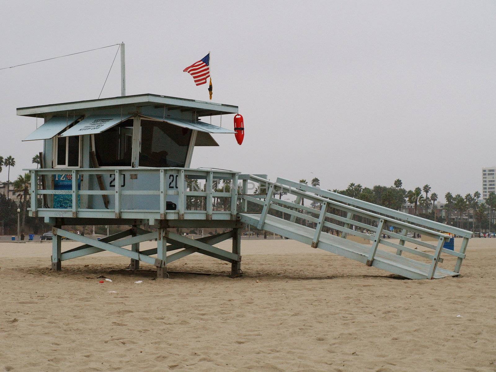 Lifeguard tower of Santa Monica by anderm