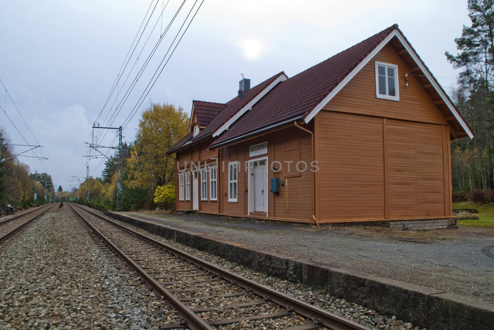 aspedammen station is a railway station between halden and kornsjo at ostfold line, aspedammen station is located in halden municipality, the station was established in 1879, the picture was shot in october 2012