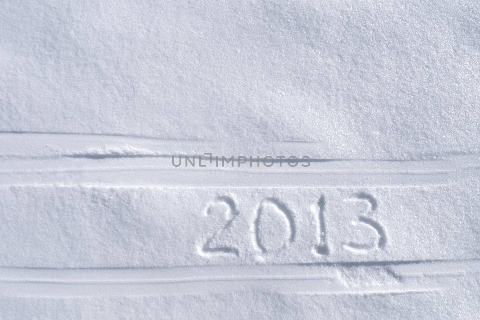 2013 text written between ski tracks