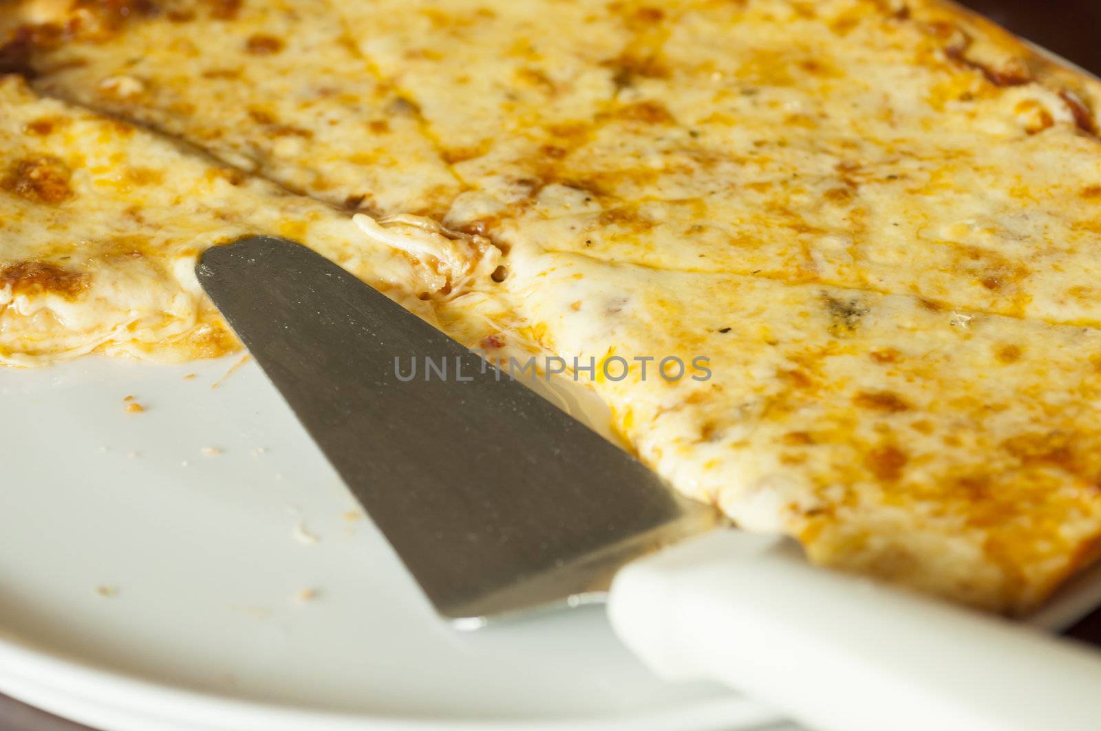 Cheezy  pizza  by TanawatPontchour