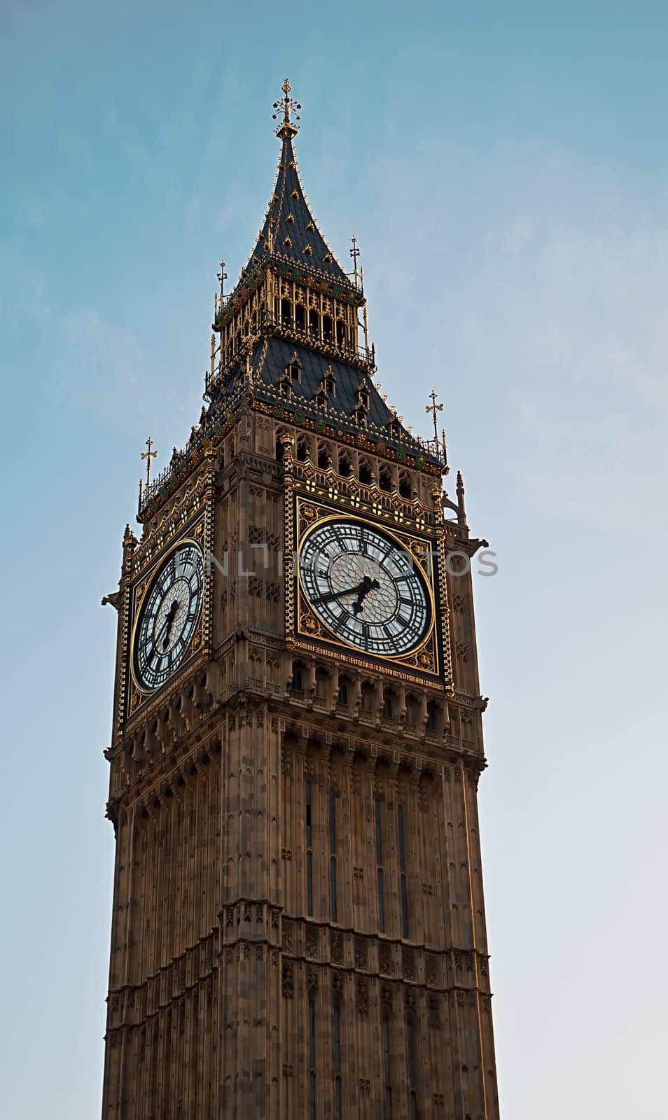 Big Ben Tower . by LarisaP