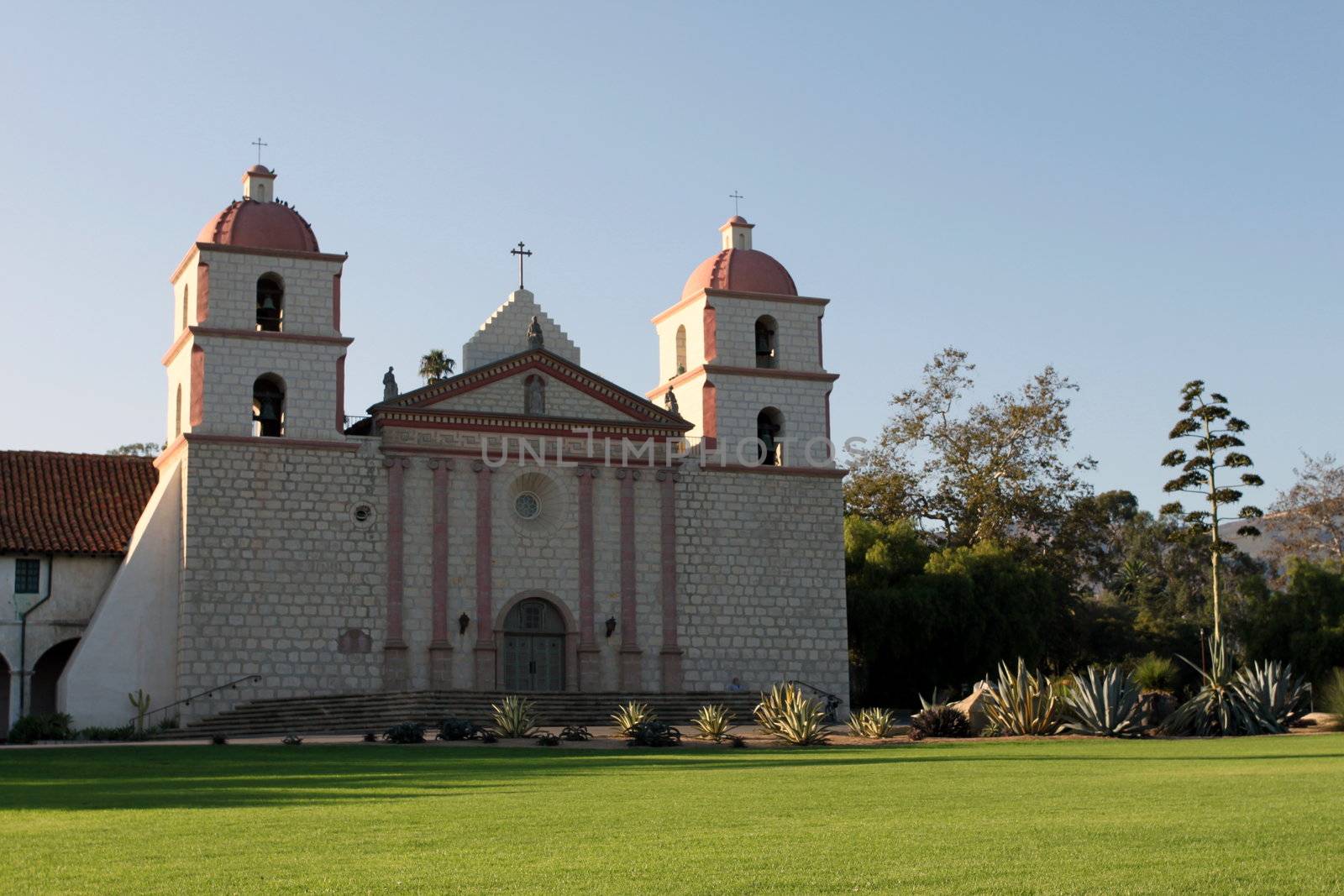 Santa Barbara Mission by hlehnerer