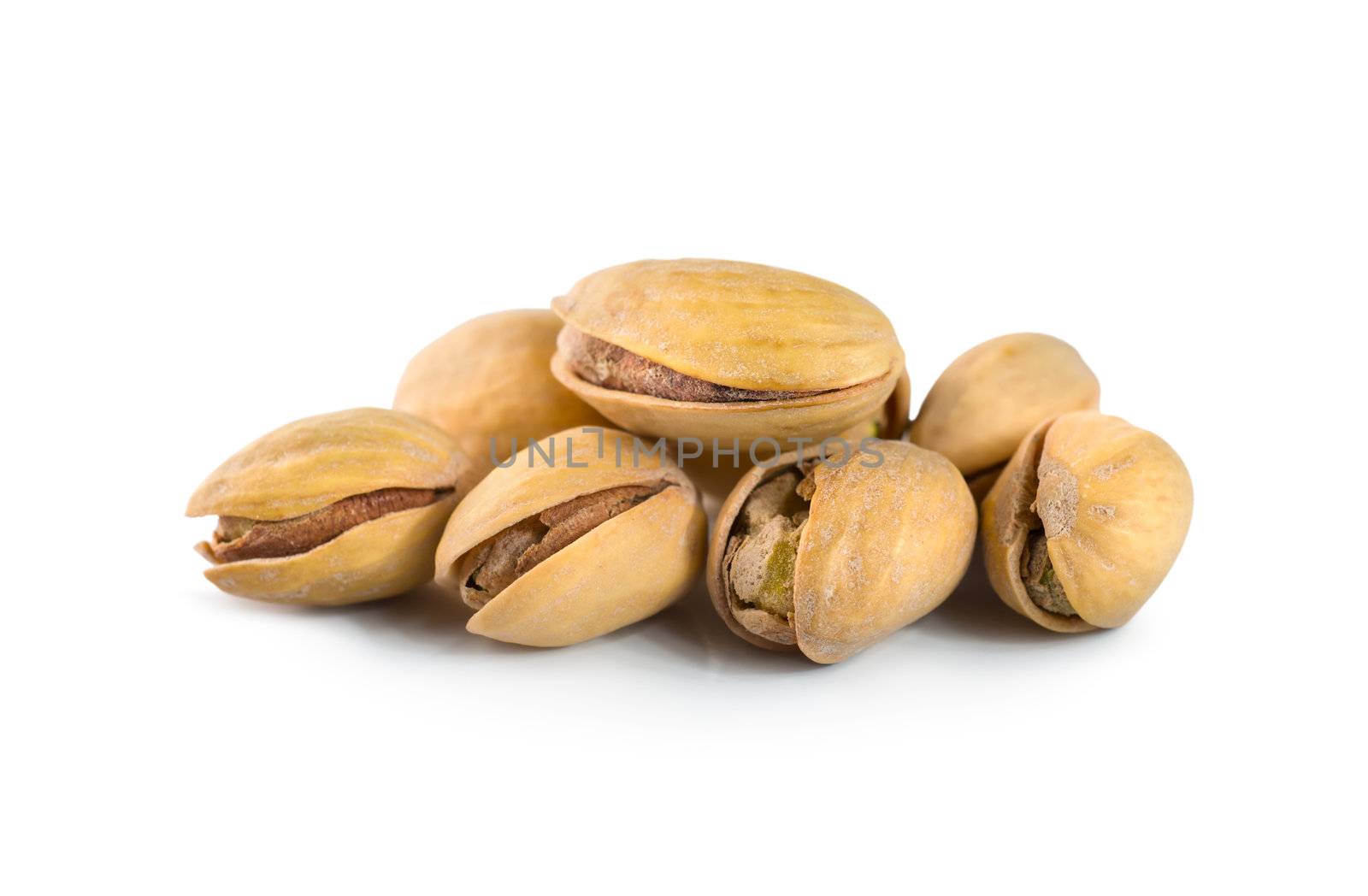 Pistachios isolated by Givaga