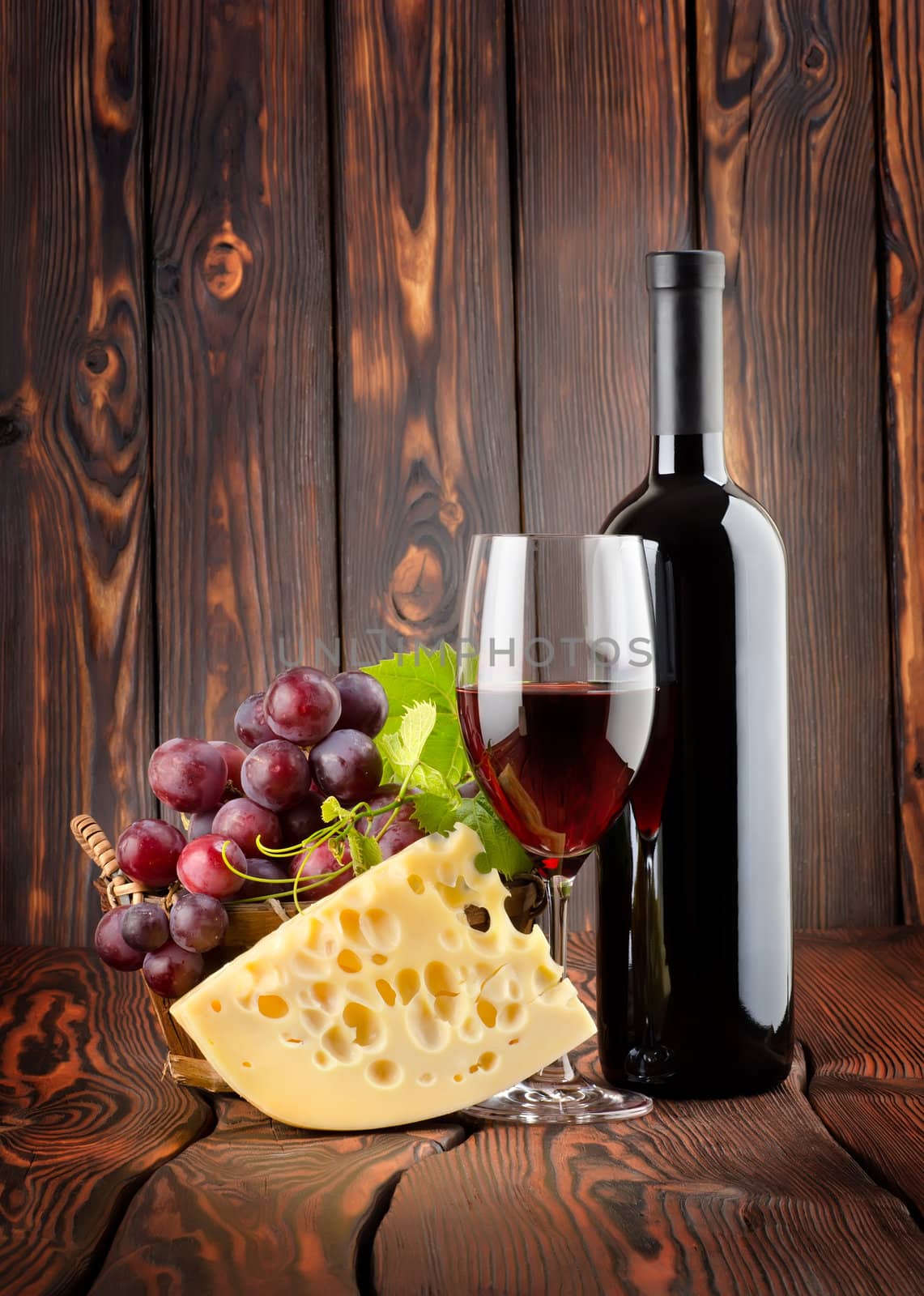 Red wine with cheese by Givaga