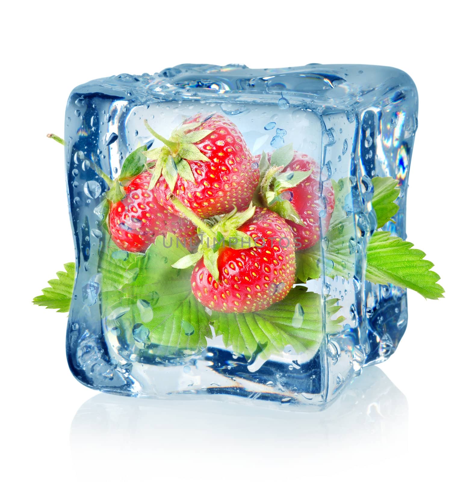 Ice cube and strawberry isolated by Givaga