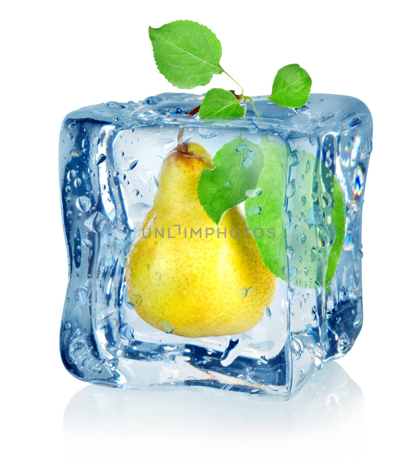 Ice cube and pear by Givaga