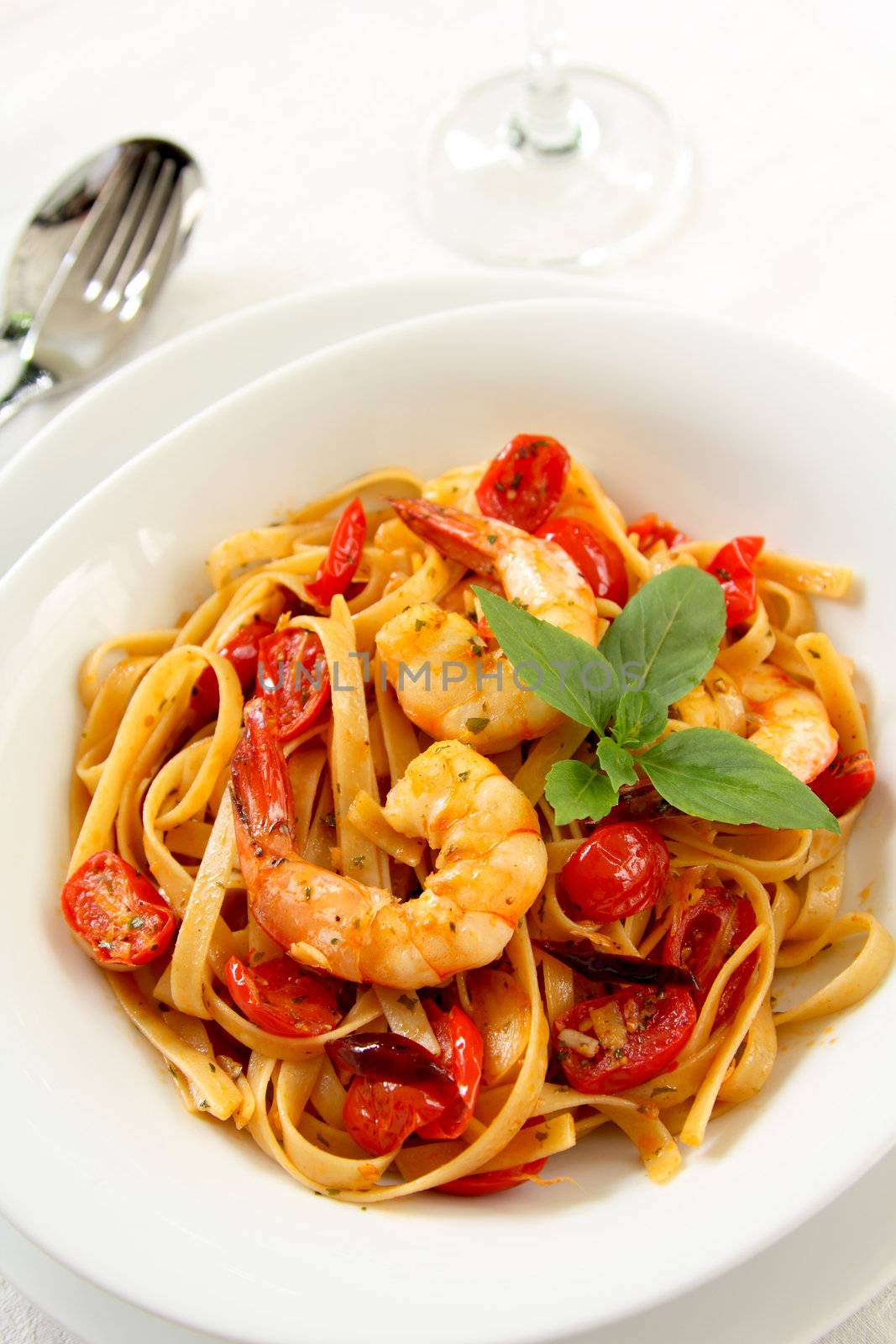 Fettuccine with prawn in tomato sauce by vanillaechoes
