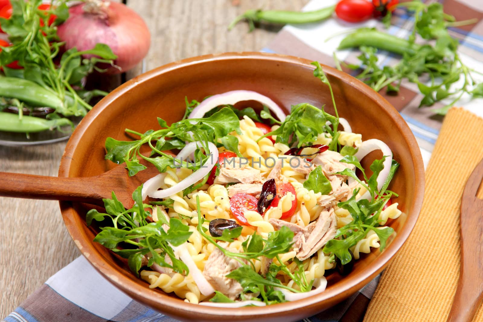 Fusilli with Tuna salad by vanillaechoes