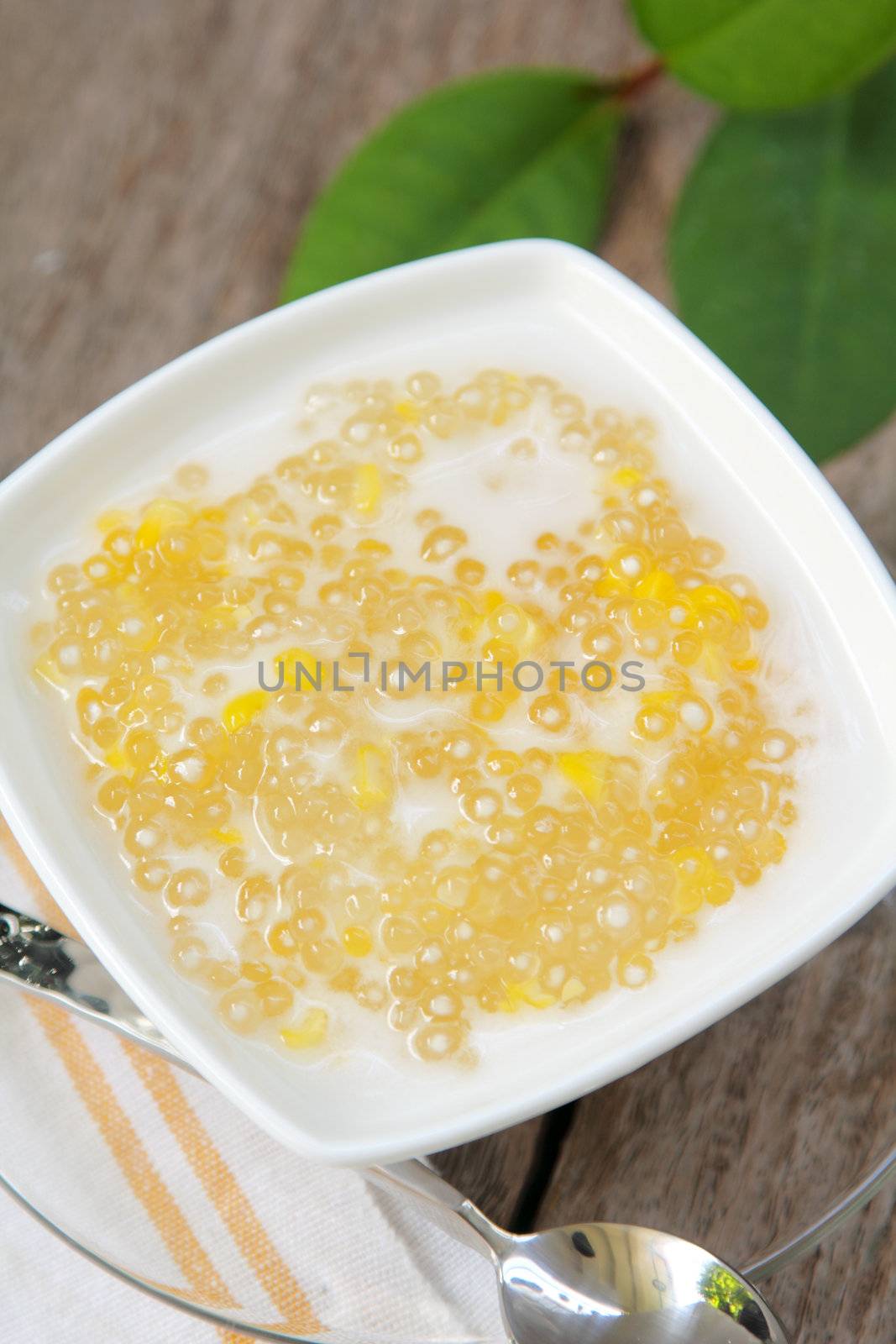 Tapioca with corn and coconut milk by vanillaechoes