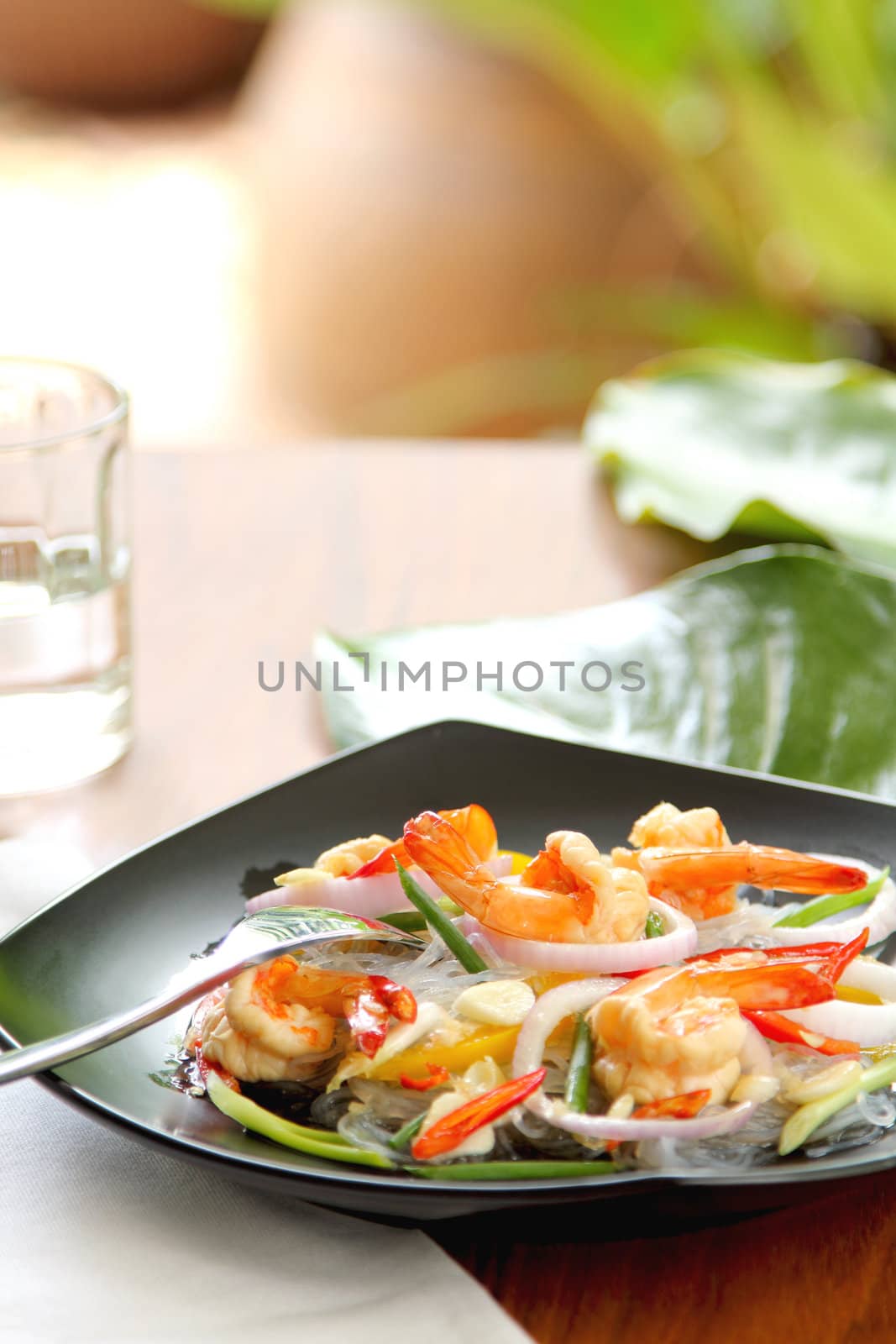 Sour & spicy vermicelli salad with prawn by vanillaechoes