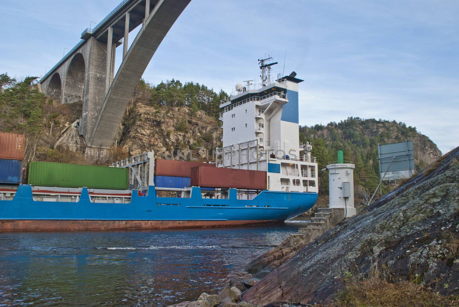 container ship under svinesund bridge, image 5 by steirus