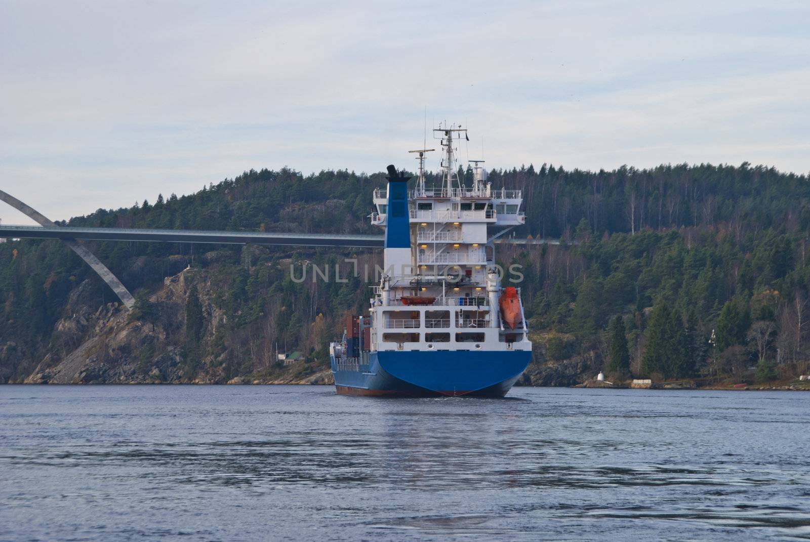 container ship under svinesund bridge, image 18 by steirus