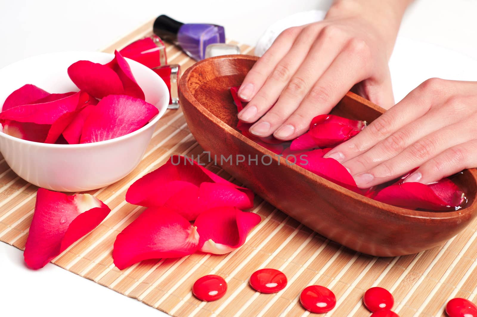 Hands spa, still in the cabin for the care of hands