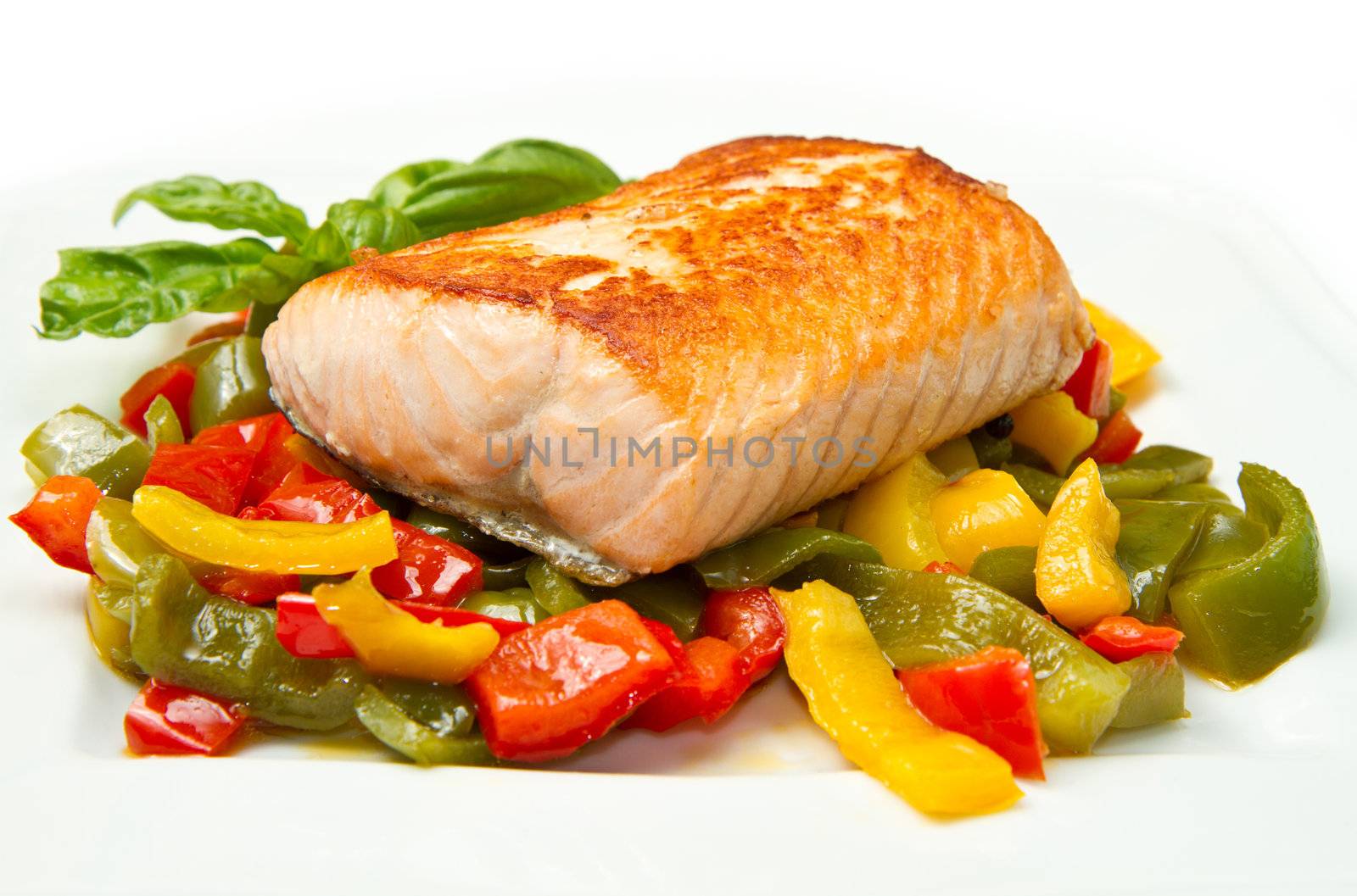 Grilled salmon and vegetables 