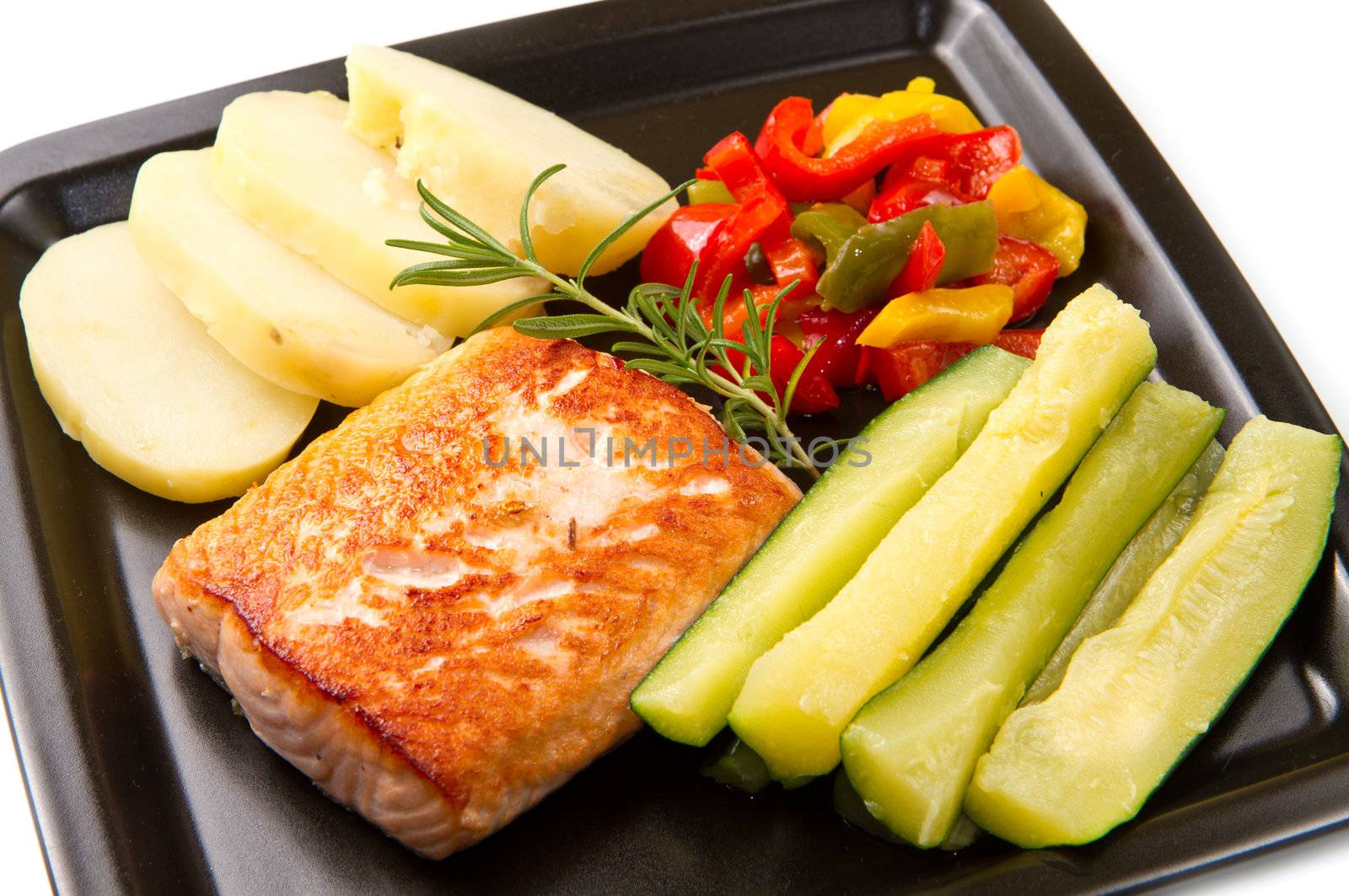 Grilled salmon and vegetables 