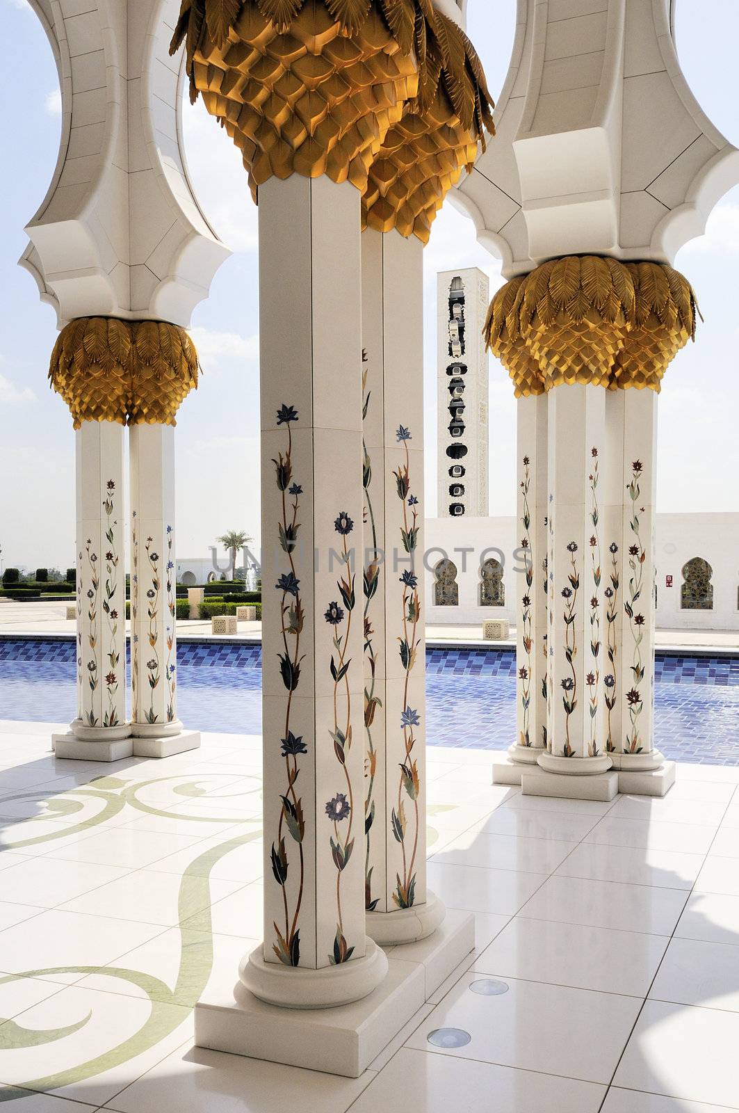 White Mosque in Abu Dhabi by ventdusud