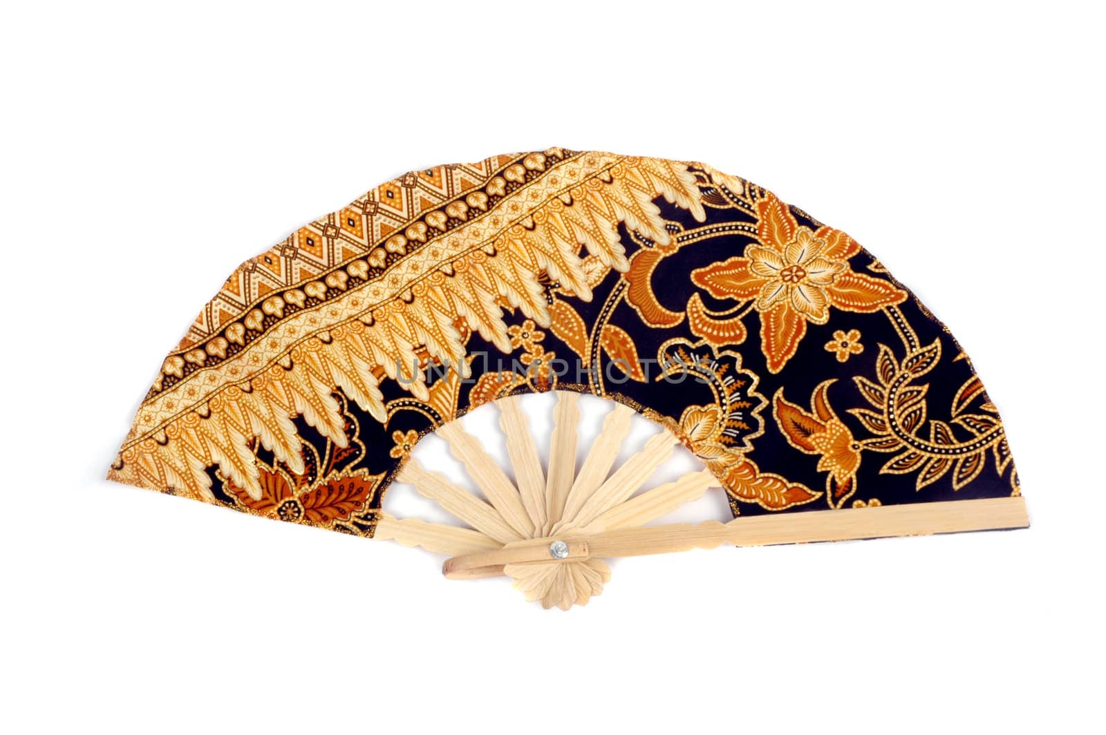 a folding fan patterned batik cloth  by antonihalim